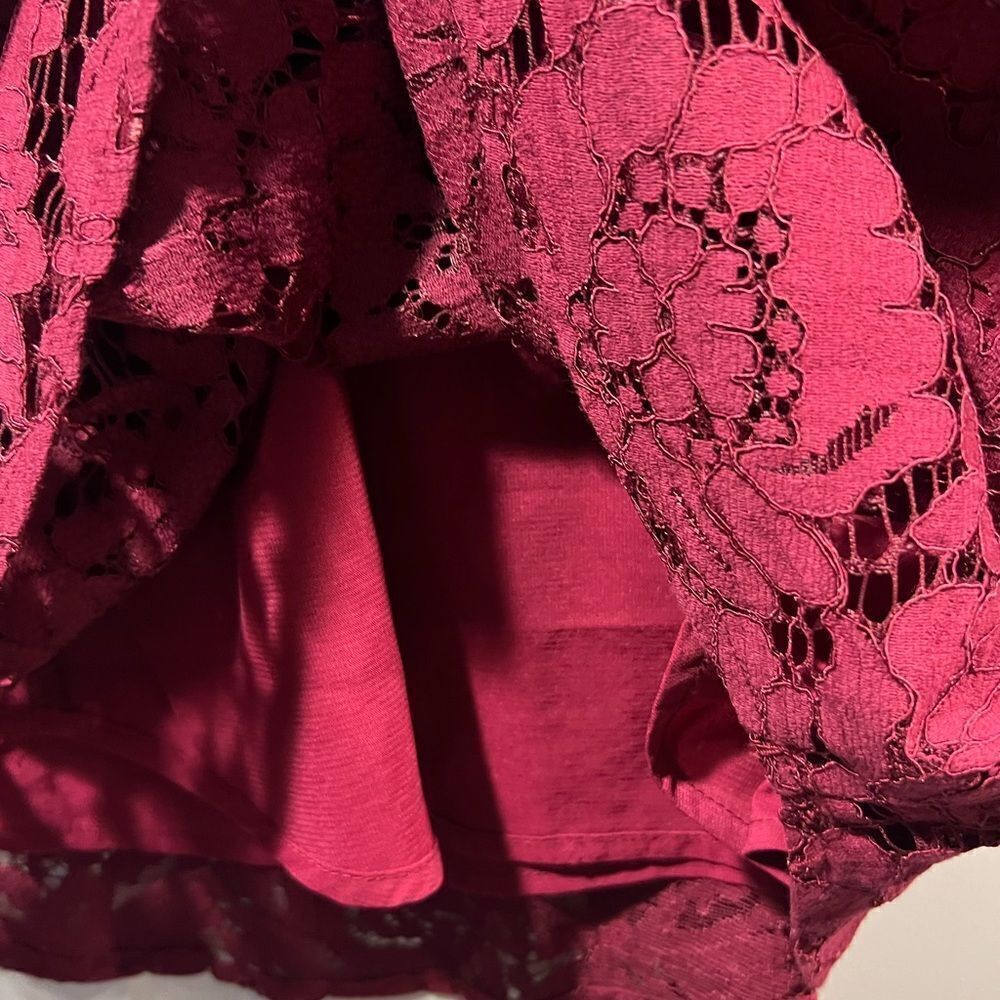 Burgandy lace top - Picture 5 of 5